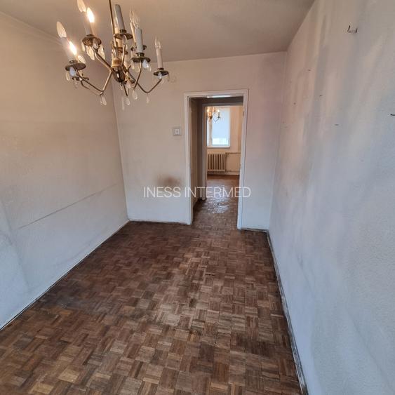 COMISION 0% UNIVERSITATE, AP 4 CAM, BD. N. BALCESCU, IMOBIL STRADAL, AN 1961 - 10