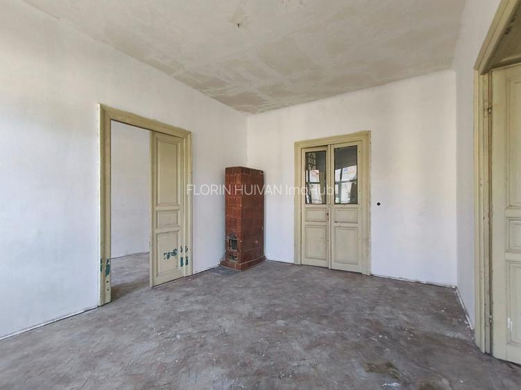 VÂNZARE - SPAȚIU COMERCIAL, CLĂDIRE INTERBELICĂ, CENTRU SIRET - 21