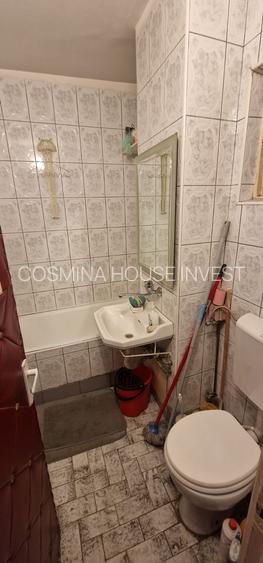 Se vinde pe Republicii apartament decomandat 3 camere ,pret 89000 euro neg. - 13