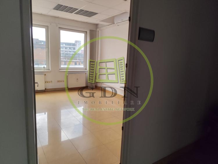 Birou 35 mp de închiriat – etaj 1, clădire cu lift industrial