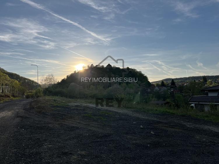 Teren la poalele Cetății Cisnadioarei de vânzare/1250 mp - 11