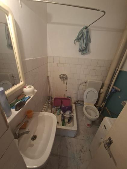 Apartament cu 3 camere, decomandat, etajul 1/8, zona Garii