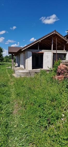 Construcție la Roșu pe Teren de 2.712 mp | Oarda – 160.000 €