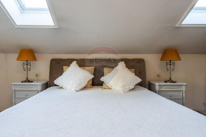 Casă de Lux de vânzare| Trivale- Pitești| 378mp Sdc| Teren 868mp
