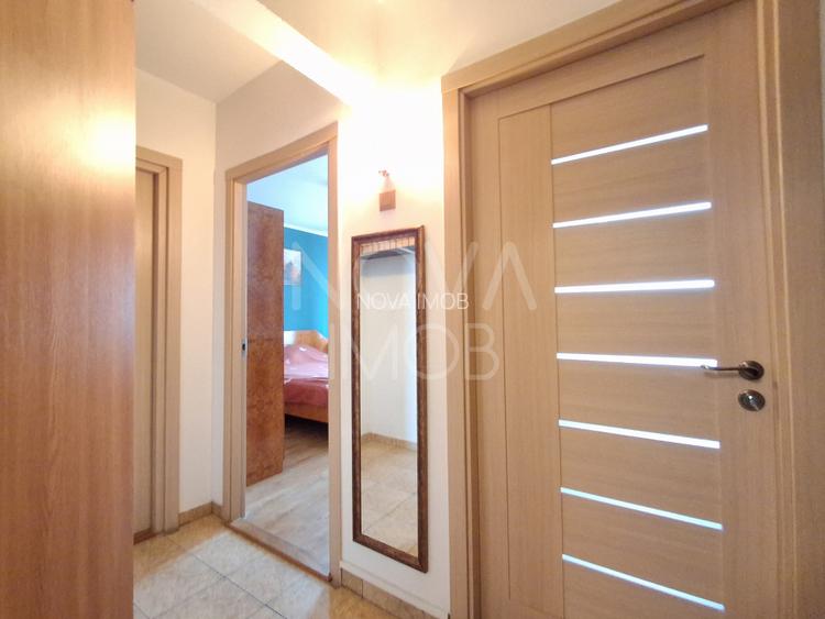 Apartament de inchiriat 3 camere etajul 4, cu lift,  Zona Vasile Aaron  - 12