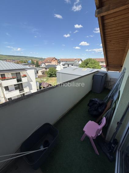 Apartament cu 3 camere semidecomandat, 1 balcon, parcare cu CF Str. Florilor - 8