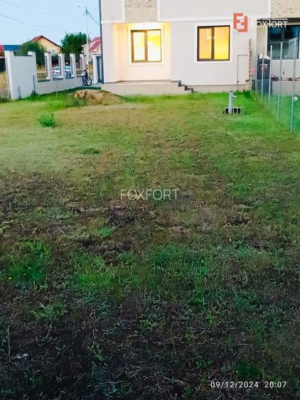 Casa tip triplex cu priveliste de vis in Giroc - V7245 - 24