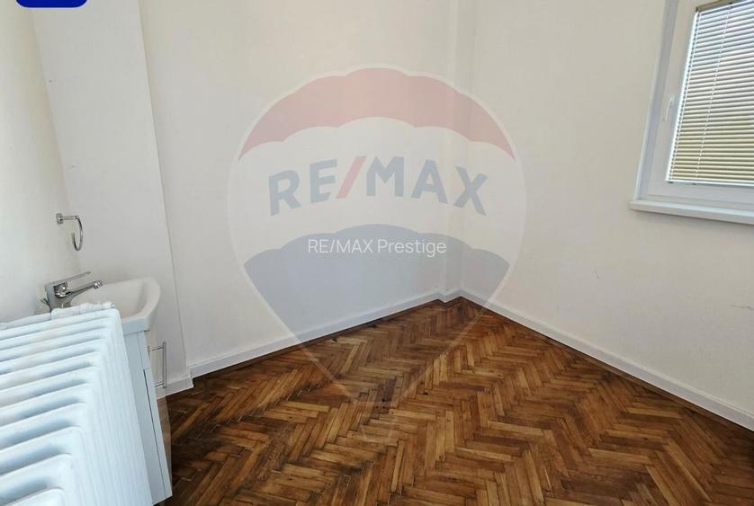 Apartament 4 camere de închiriat – Bd. Unirii / Str. Vulturilor 25 - 26