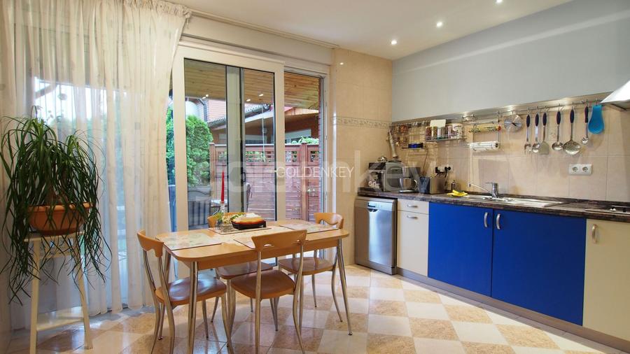 Vila cocheta cu 6 camere, piscina comuna si loc de joaca - 6