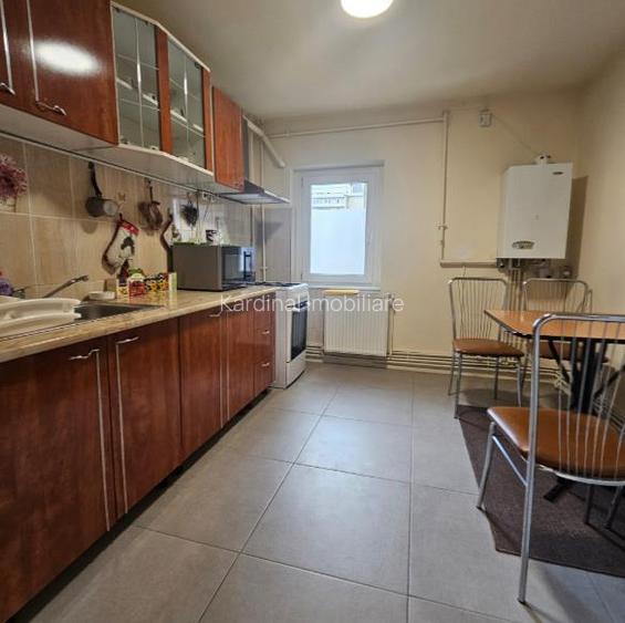 Apartament 3 camere decomandat 2 bai.2 balcoane  etajul 2   Judetean - 9