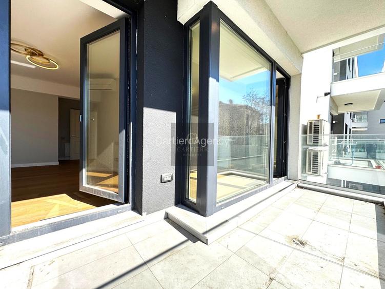 2 CAMERE + BALCON | PALATUL PARLAMENTULUI |  FÂNTÂNI | COMISION 0 - 11