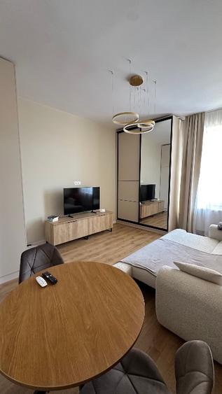 Ofer spre inchiriere ap cu o camera, renovat complet, modern, complet utilat