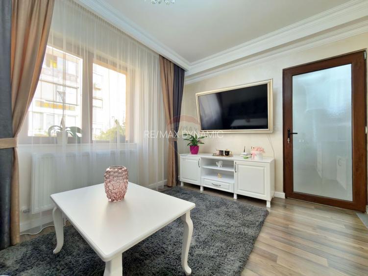 Apartament modern de vânzare, etaj 1, balcon închis, parcare privată - 11