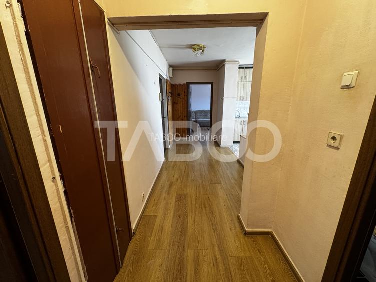 Apartament decomandat 3 camere 74 mpu 2 balcoane lift Terezian Sibiu - 9