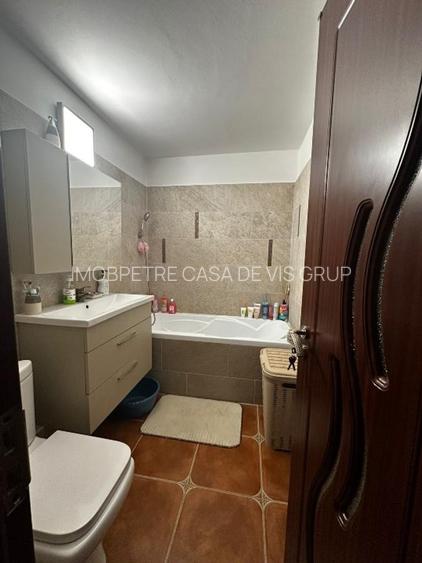 Apartament de vanzare cu patru (4) camere - 5 minute de metrou Crangasi - 3