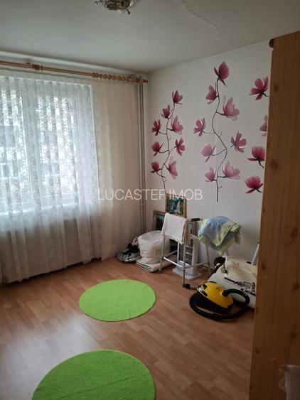 4Camere Crangasi  Metrou Piata - 8