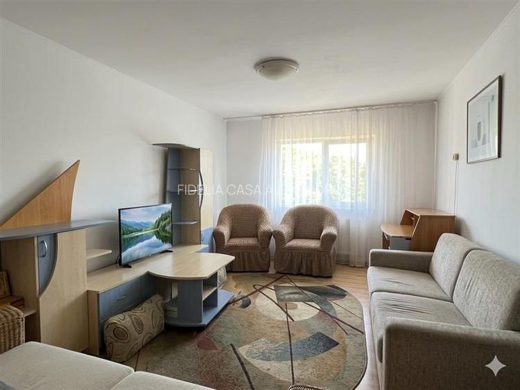 Apartament cu 3 camere decomandat, situat în cartierul Nicolina 2 - 2