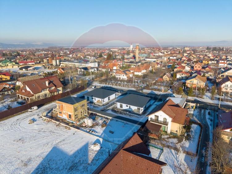 Casa 4 camere-594 mp teren,  construcție noua-Harman - 25