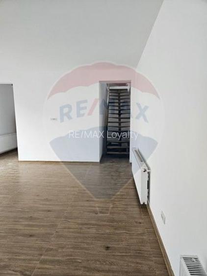 Casă / Vilă cu 4 camere de închiriat în zona Tei - 5