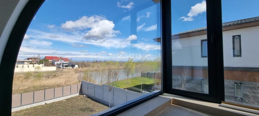 Vila Lux cu vedere la LAGUNA ALBASTRA - 46