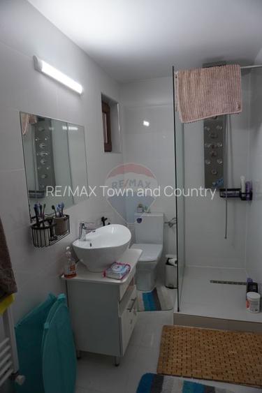 Casă cu 5 camere de vânzare, str. Dragoș Vodă - 20