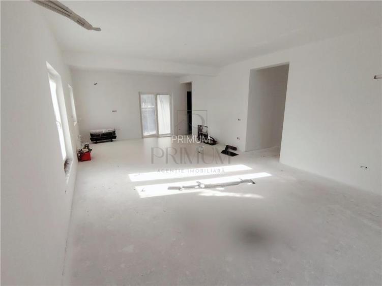 Duplex superb- proiect deosebit - terasa incalzita - toate utilitatle -3 bai - 3