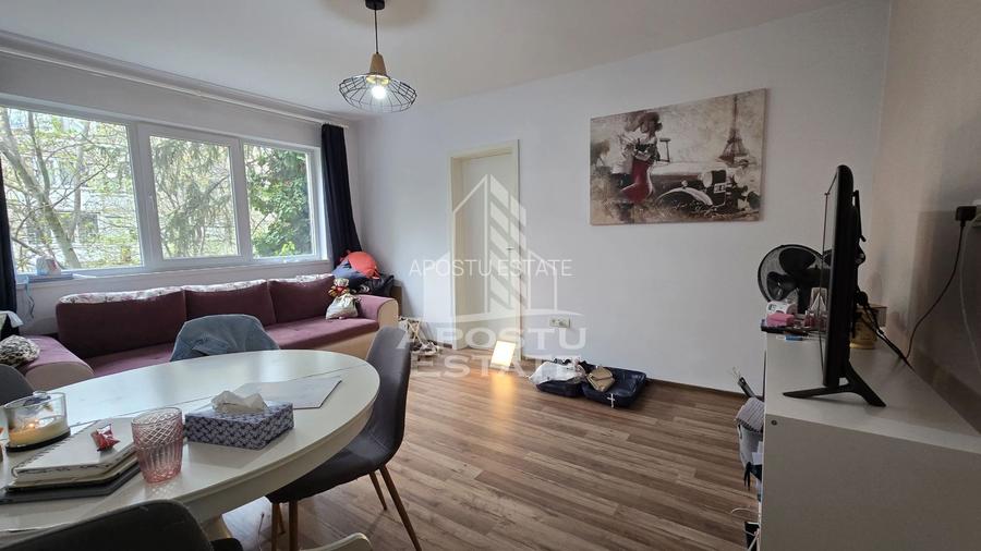 Apartament de vanzare cu 2 camere, etaj intermediar, zona Dacia - 5