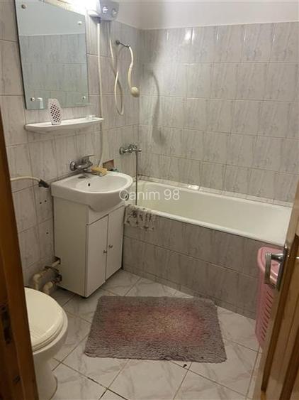 Apartament 3 camere , zona cartier Sud , 52 mp , decomandat ,mobilat - 11