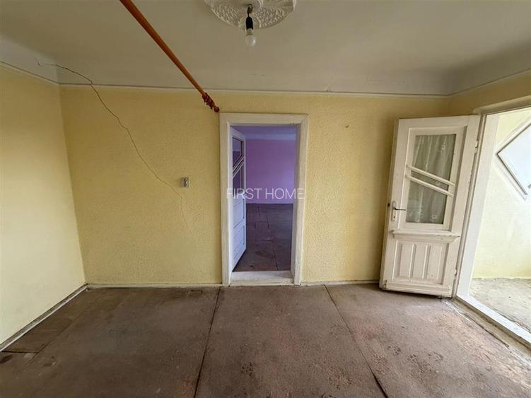 Casa batraneasca de vanzare in Campineanca str Marului nr 8 - 16