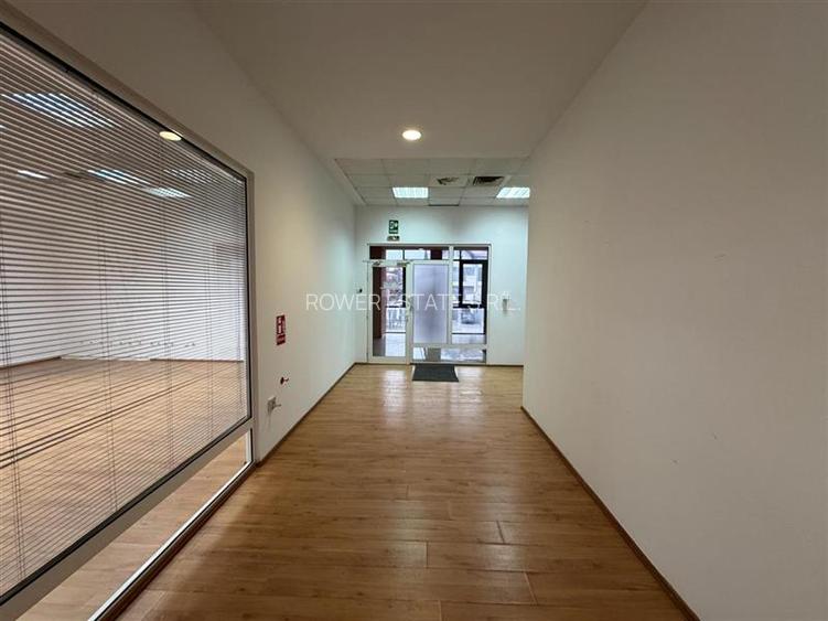 Spatiu Comercial,Clinica Medicala,Showroom,S+P+ET,situat in cartierul Dambul Rot - 23