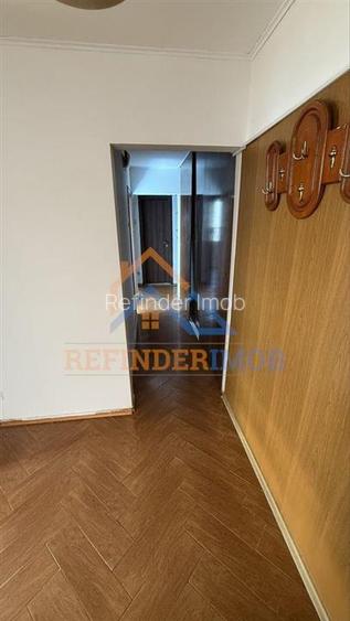 Apartament de vanzare cu 3 camere, zona Trapezului - Metrou 1 Decembrie 1918 - 4