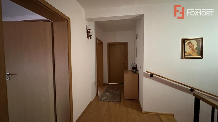 Duplex cu 5 camere de vanzare in localitatea Mosnita Noua