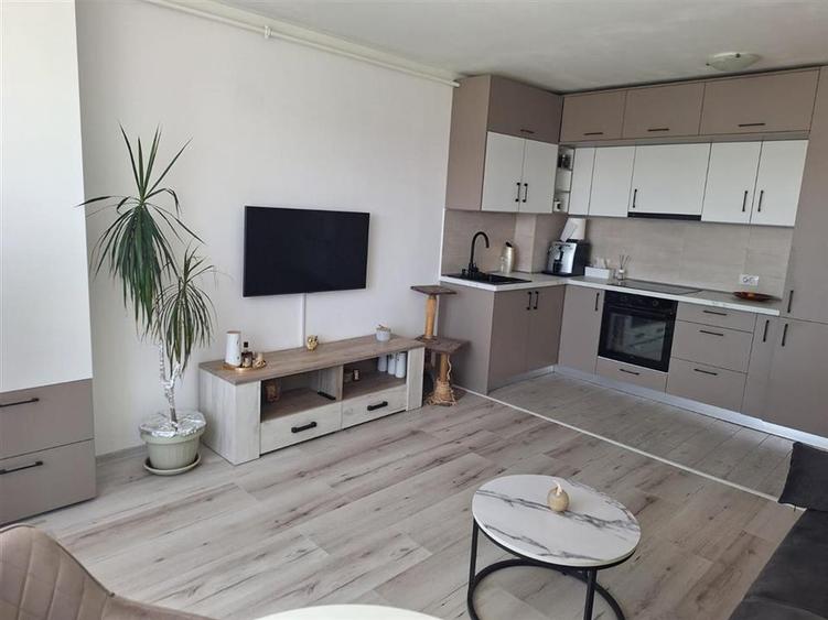 Apartament 2 camere tip studio, zona Coresi, mobilat si utilat