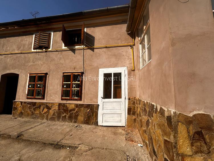 Inchiriez Casa-Vila in Jud. Brasov, Loc Cristian Muncitori ! - 3
