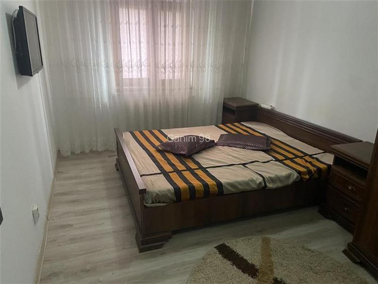 Apartament 4 camere , zona Piata Moldovei -Scoala nr 2 , decomandat 80 mp , imbu - 4