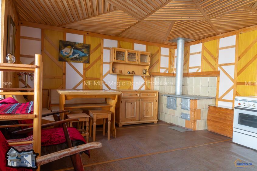 Casa cu etaj in Agas, eleganta clasica si mobila sculptata manual in lemn masiv - 14