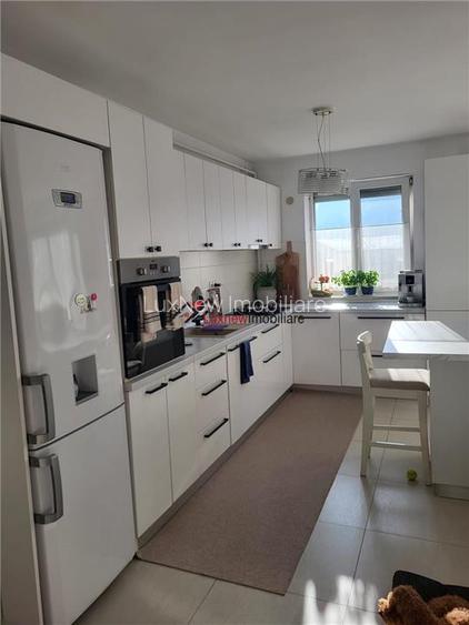 Apartament 2 camere, 60 mp  2 balcoane  Etaj 1  Parcare cu Cf  Zona Florilor - 7