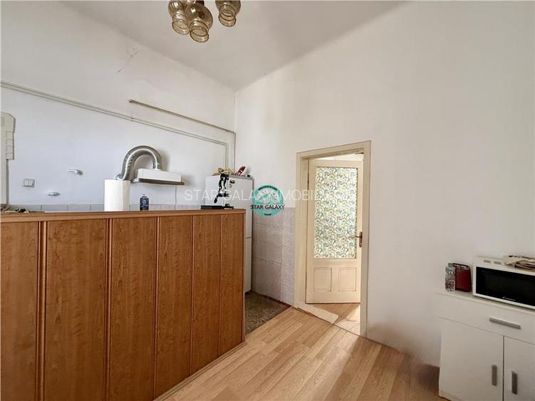 Vanzare apartament - 2 camere - impartit in 2 garsoniere in Centru - 10