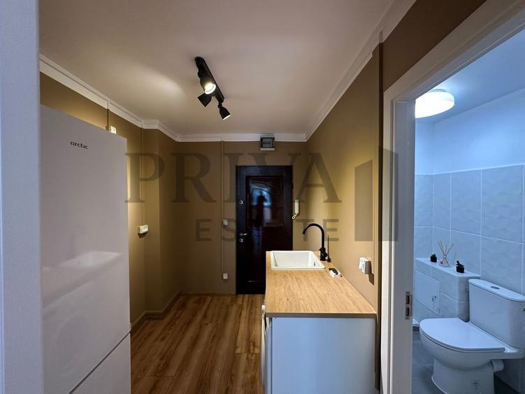 Garsoniera renovata, 26 mp, etaj 2, Complex Studențesc