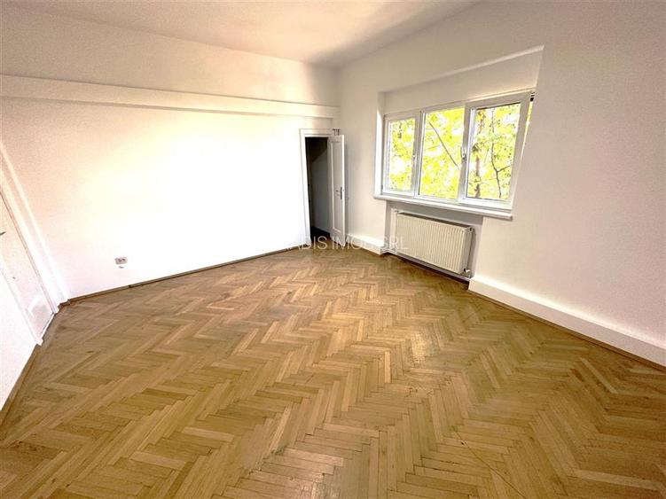 Inchiriere apartament cu 4 camere Rosetti Bloc Interbelic - 8