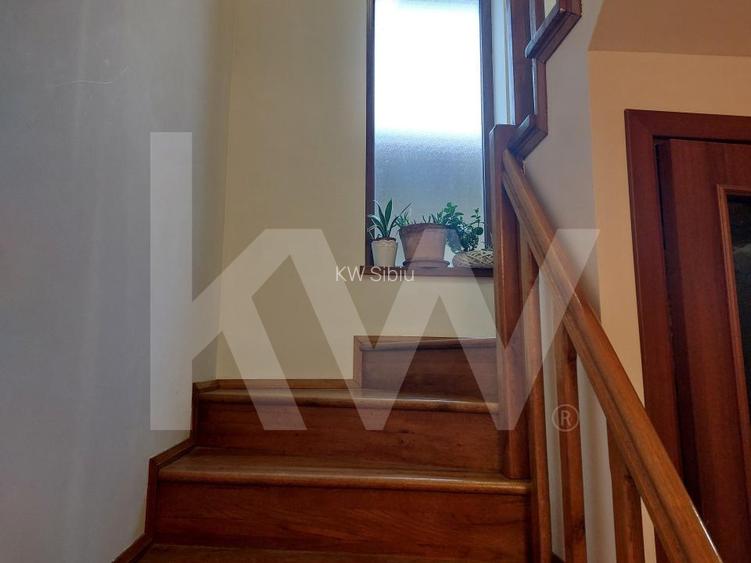 Casa tip duplex de vanzare in Cisnadie 3 dormitoare curte 2 locuri de parcare - 11