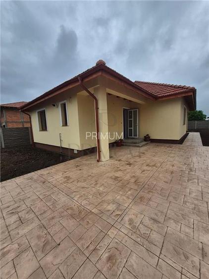 CASA INDIVIDUALA IN GHIRODA  3 CAMERE 90 MP UTILI 501 MP CURTE  UTILATA  BUCATAR - 12