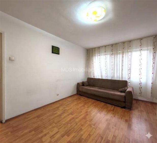 2 camere etaj 2 linga Kaufland-Resitei - 4