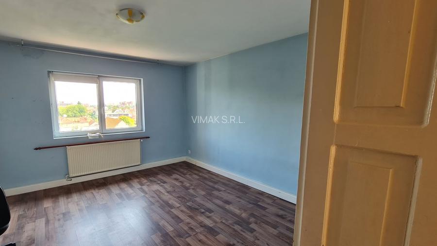 SC VIMAK IMOBILIARE  vinde  vila situata in zona centrala - 4