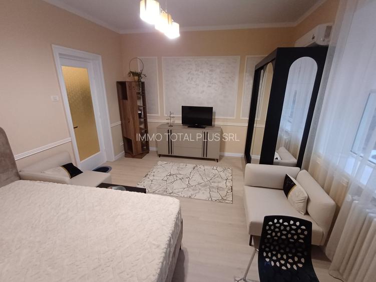 Garsoniera Sala Palatului, Parc Cismigiu, prima inchiriere, bloc consolidat - 2