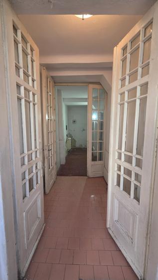 Piata Ovidiu , Centru vechi, 4 camere , 2 bai