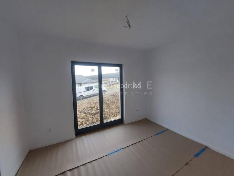 Vilă chalet modern cu perete panoramic de sticlă - Livezeni, Mureș - 9