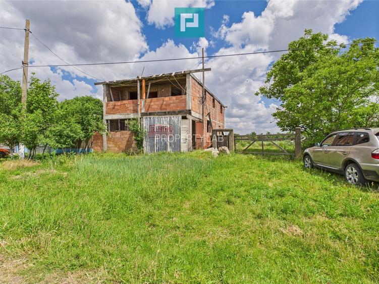 Casă mare, la rosu cu teren generos în Șimand - 5