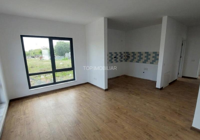 Casa Individuala 4 Camere 2 Bai si 500 Mp Teren in Crevedia - 2