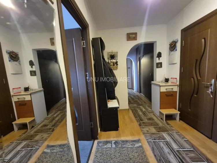 Zona Toma Cozma - Petru Poni Pacurari 3 Camere Dec. - Etaj intermediar - 5